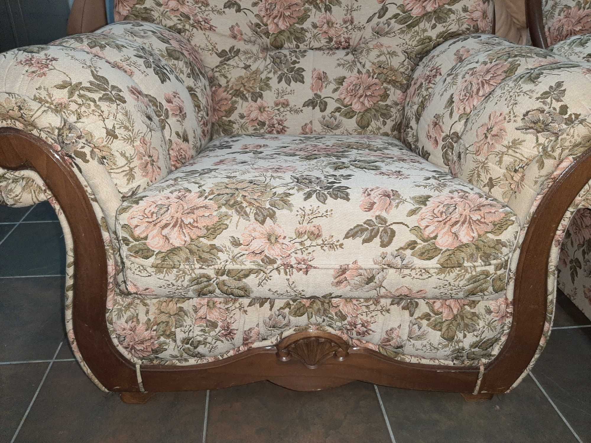Sofá-cama 3 lugares e 2 poltronas como NOVO
