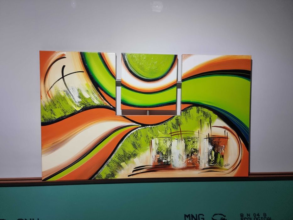 Quadro de parede usado como novo