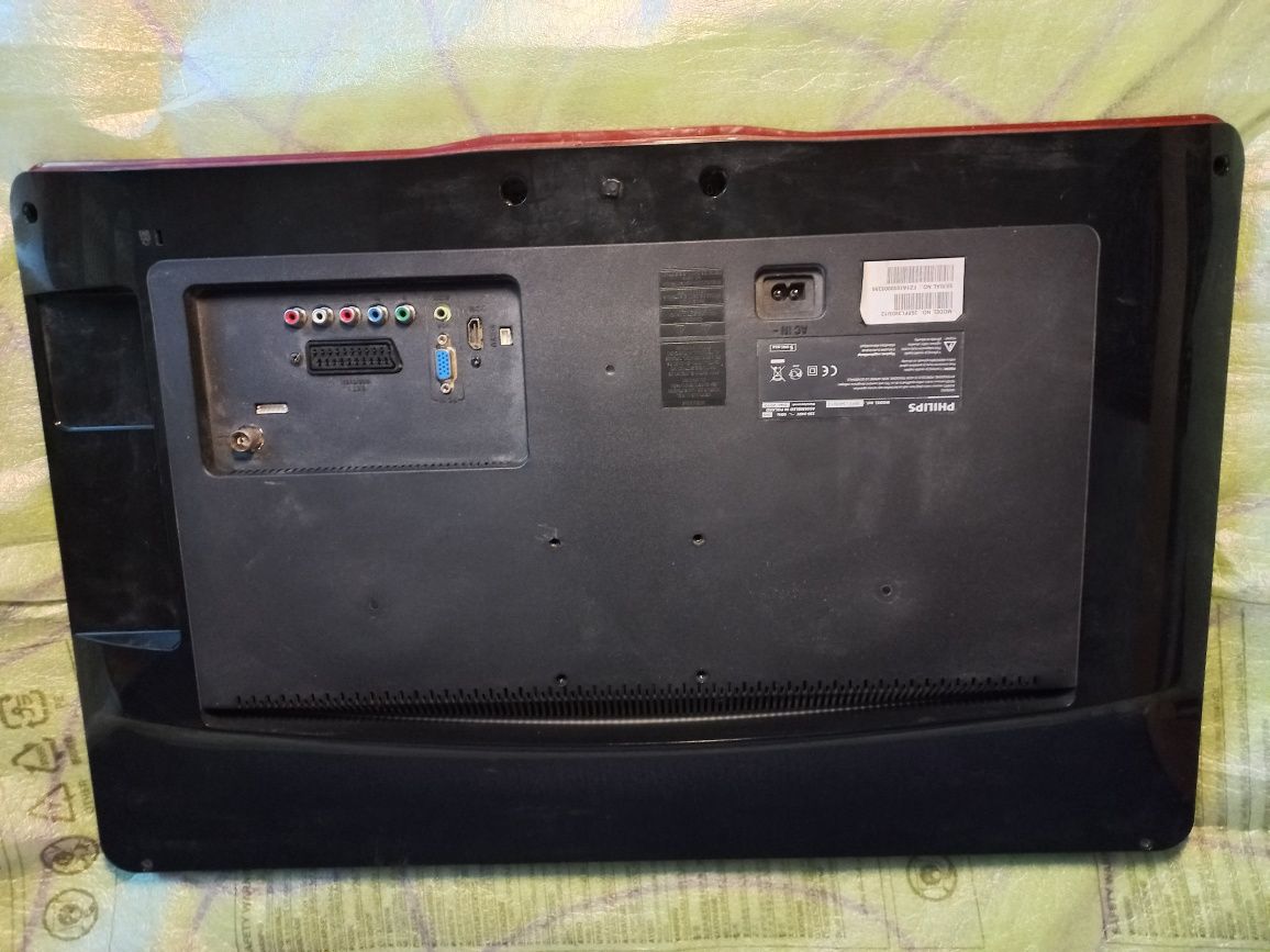 LED TV 26PFL3405/12 почти в новом состоянии