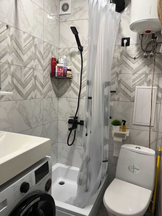 Продається 1-к.кв з якісним ремонтом поруч зі ст.м Берестейська