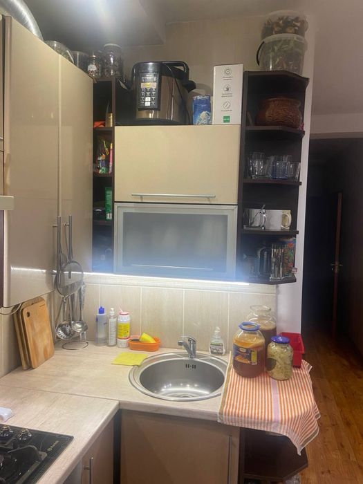 Продаються кухонні корпусні меблі