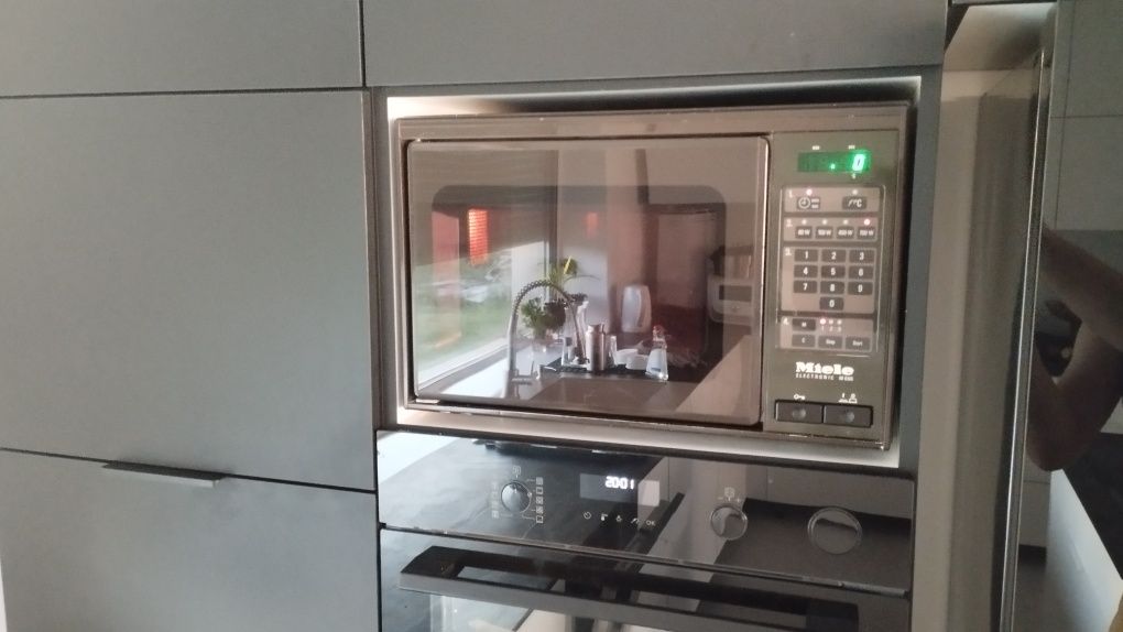 Mikrofala, mikrofalówka Miele electronic 696