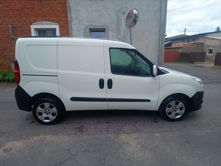 Doblo  combo Kangoo  caddy 2 2010 diesel OTWIERANY DACH