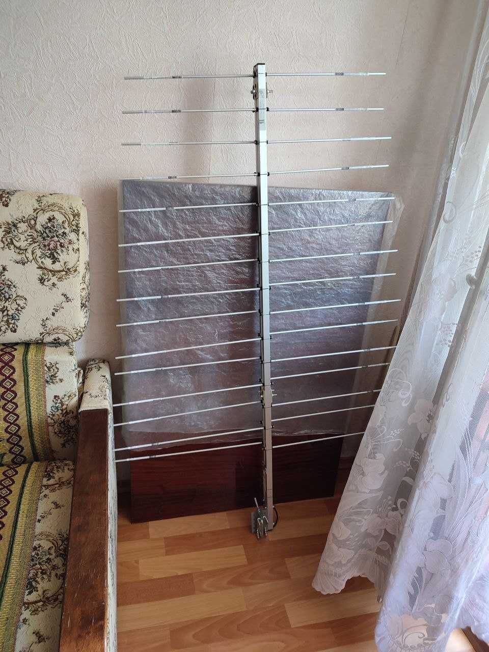 Радиосканер, антенна для радиоразведки.
