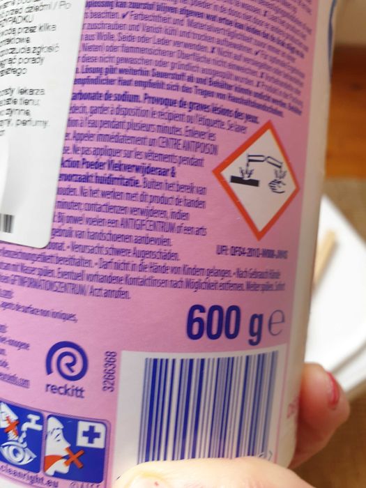 Pół opakowania wybielacza Vanish Oxy Action