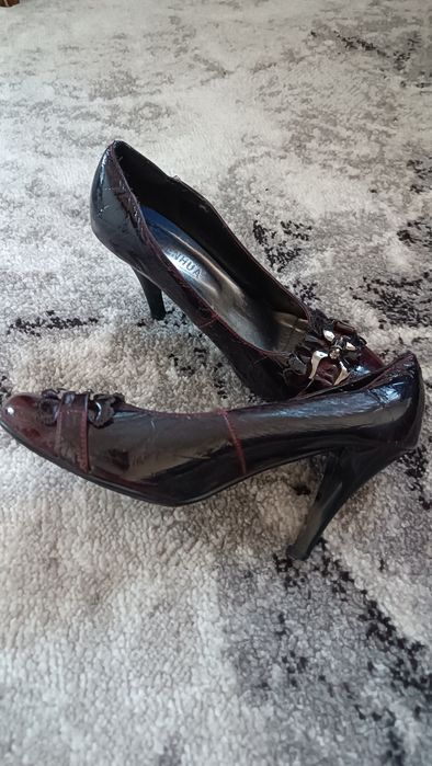 Безкоштовно жіночі лакові туфлі 40р