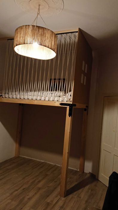 Łóżko na antresoli - projekt i montaż