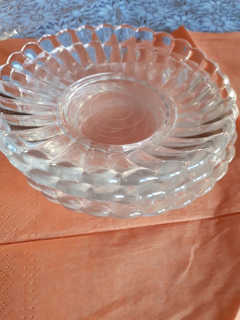 Talerzyki podstawki szklane 10 cm.