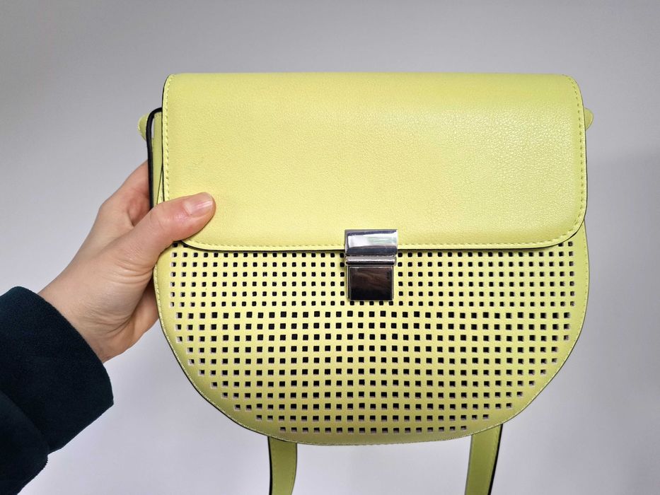 Kompaktowa torebka w odcieniu jasnej zieleni/ żółci