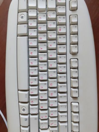 Клавіатура до комп'ютера Deluxe Keyboard Logitech