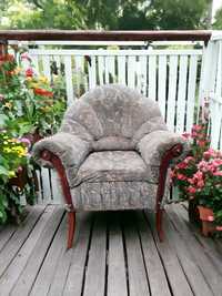 Fotel w stylu klasycznym vintage