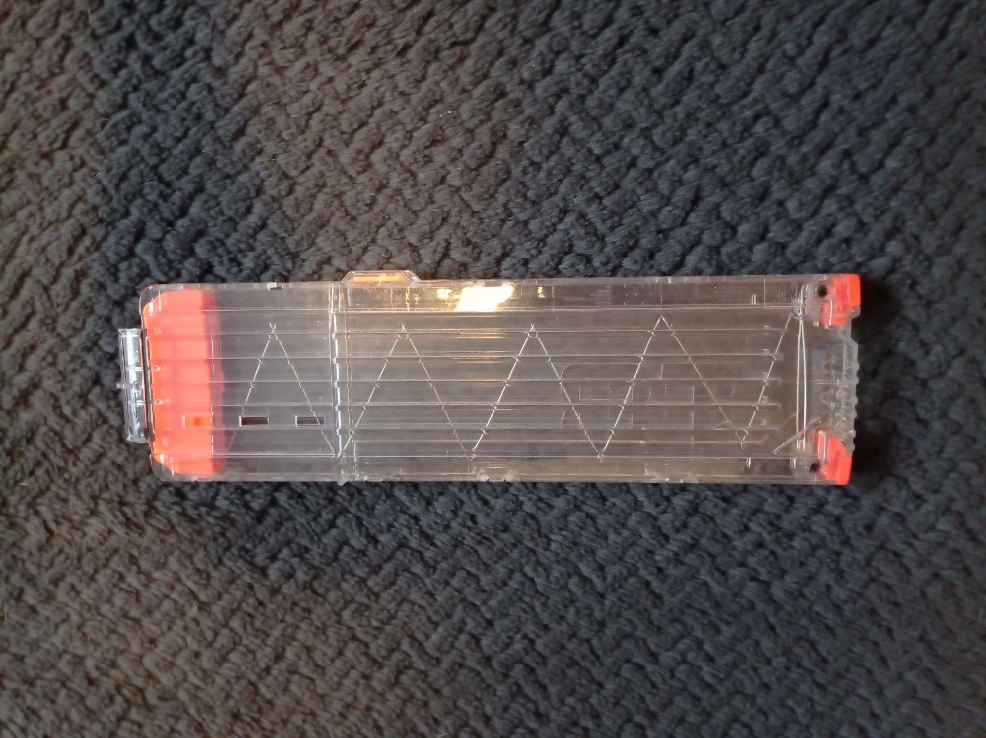 Zestaw 4 pistoletów NERF + magazynek + pasek na strzałki + strzałki