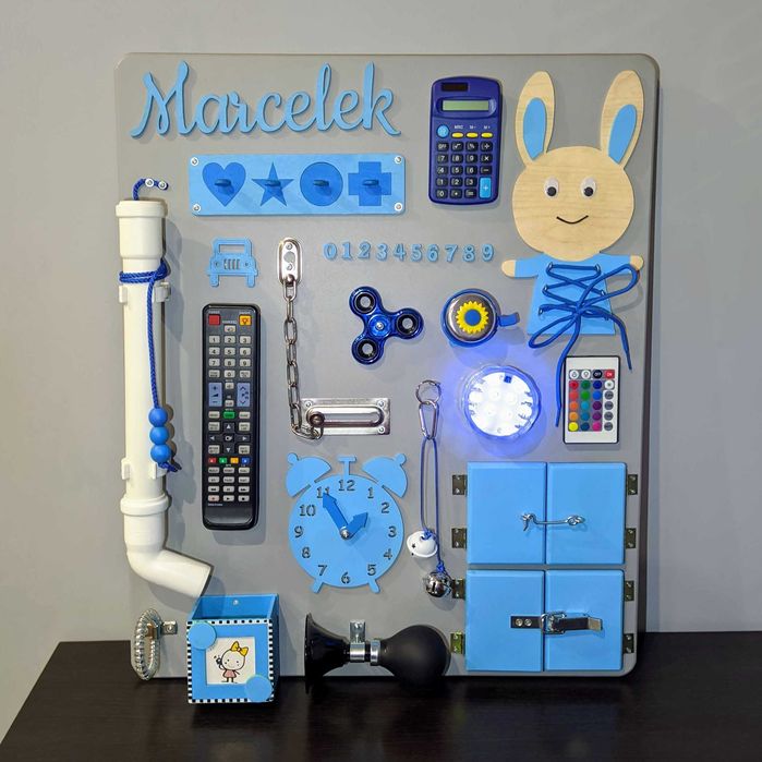 Tablica manipulacyjna sensoryczna Montessori 60cm x 50cm - Błękit Imię