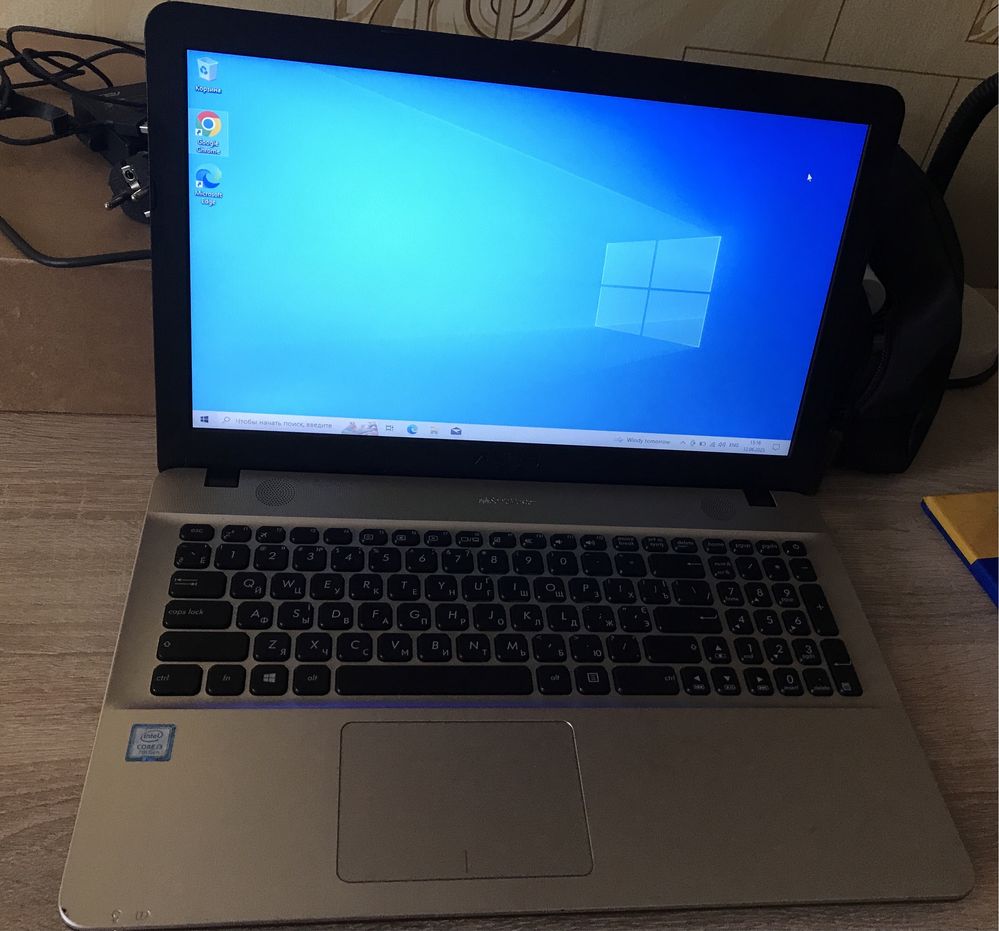Продам ноутбук Asus x541u 1 Тб