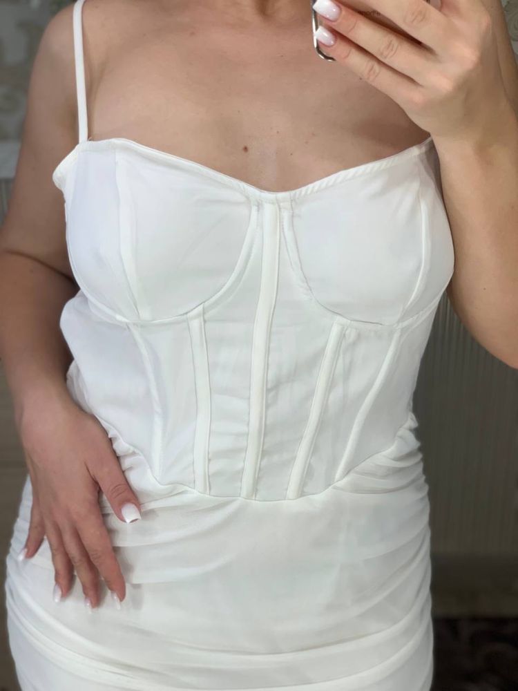 Біла корсетна сукня розмір Л-ХЛ