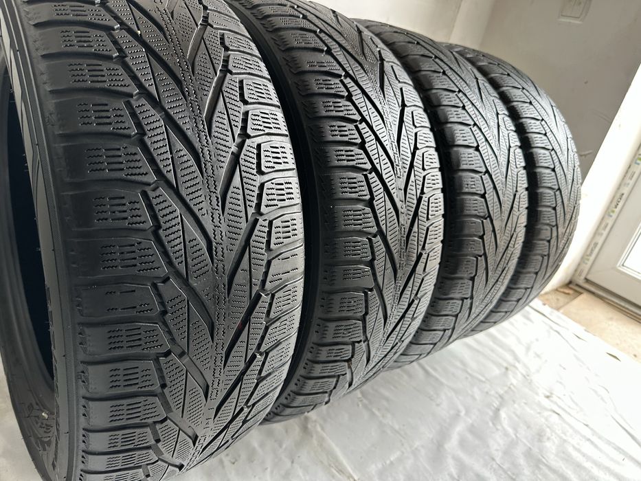 Nokian Hakkapeliitta r2 SUV 235/60r17 зимова