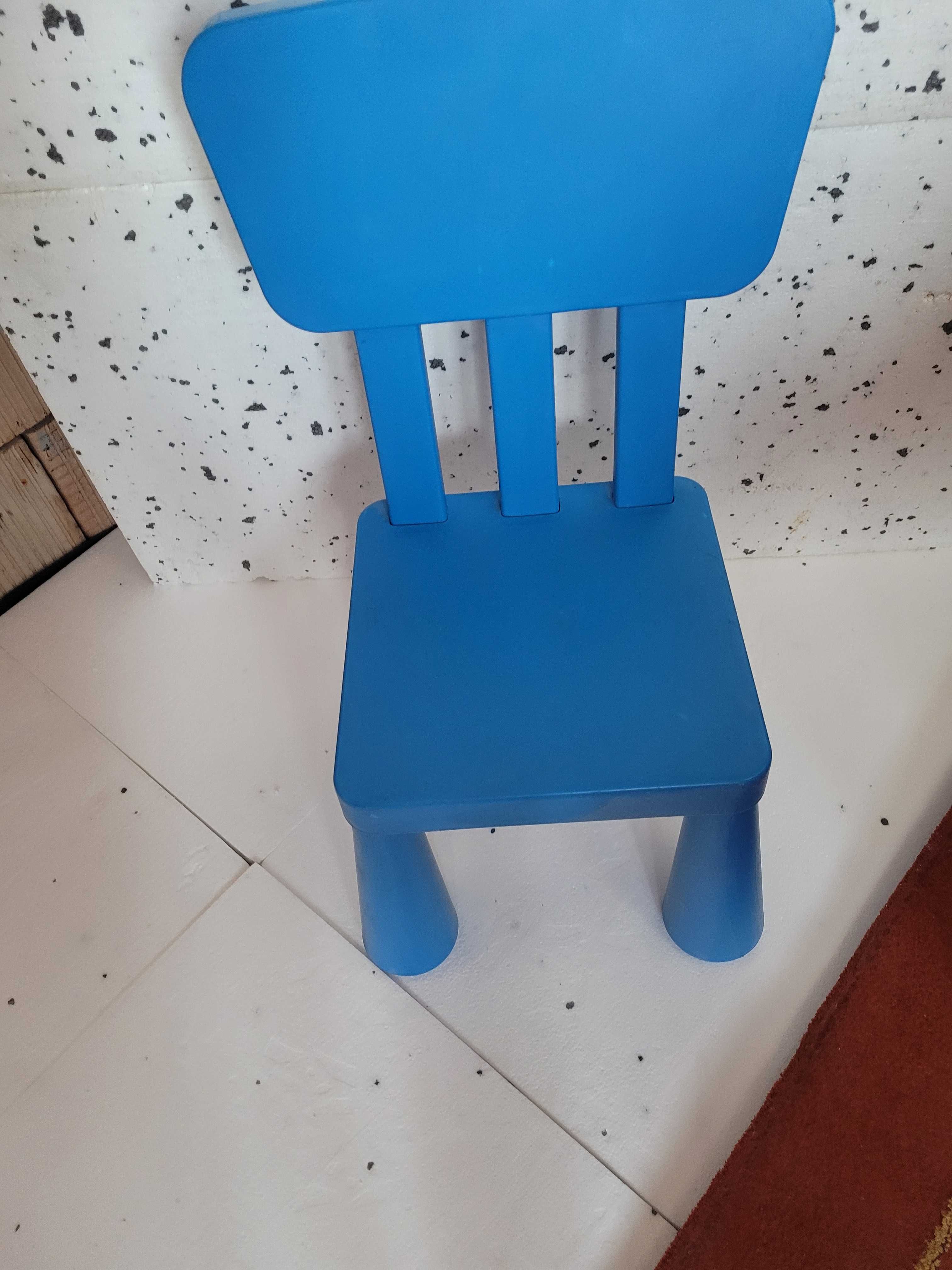 Krzesełko niebieskie plastikowe