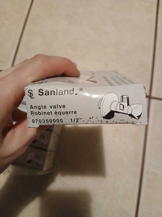 Zawór kątowy z rozetą Sanland