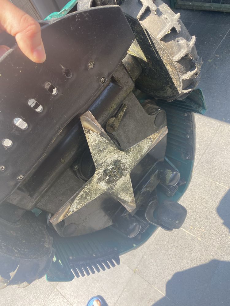 Robot koszący Ambrogio L30