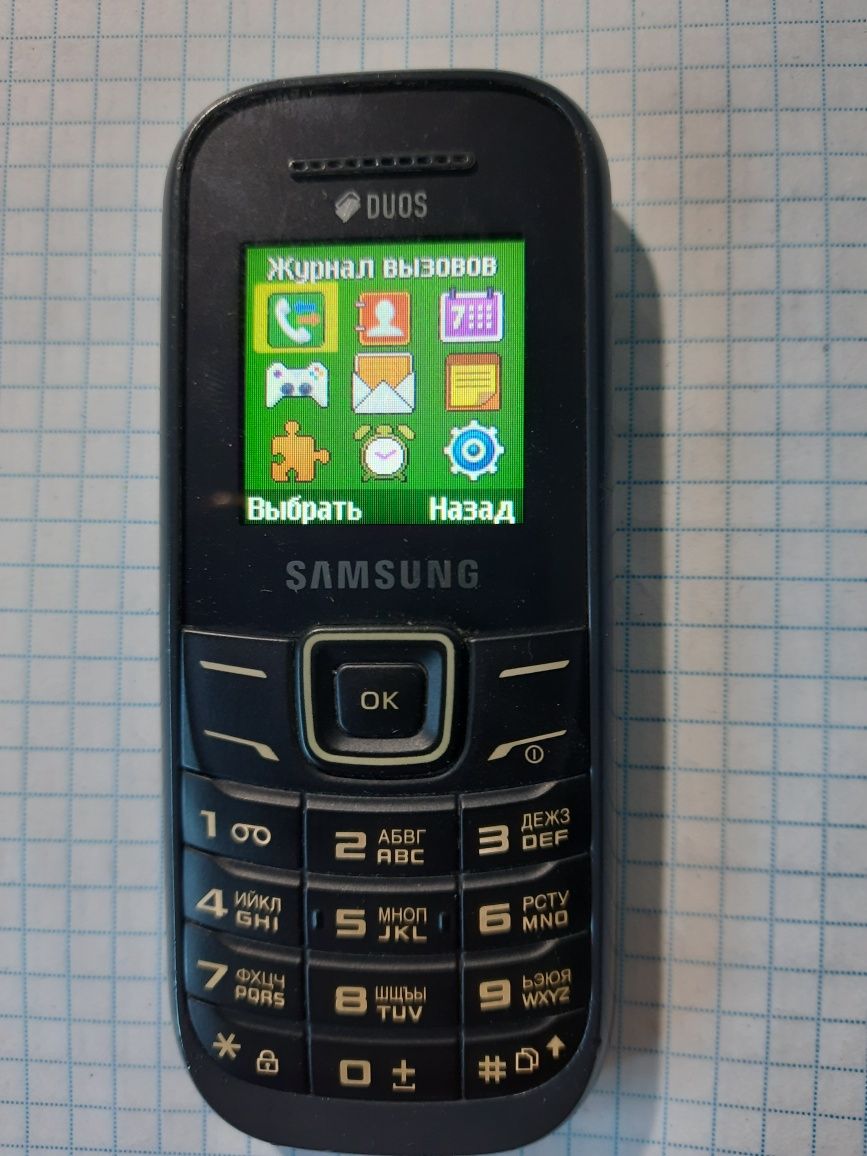 Телефон Samsung GT-E1202