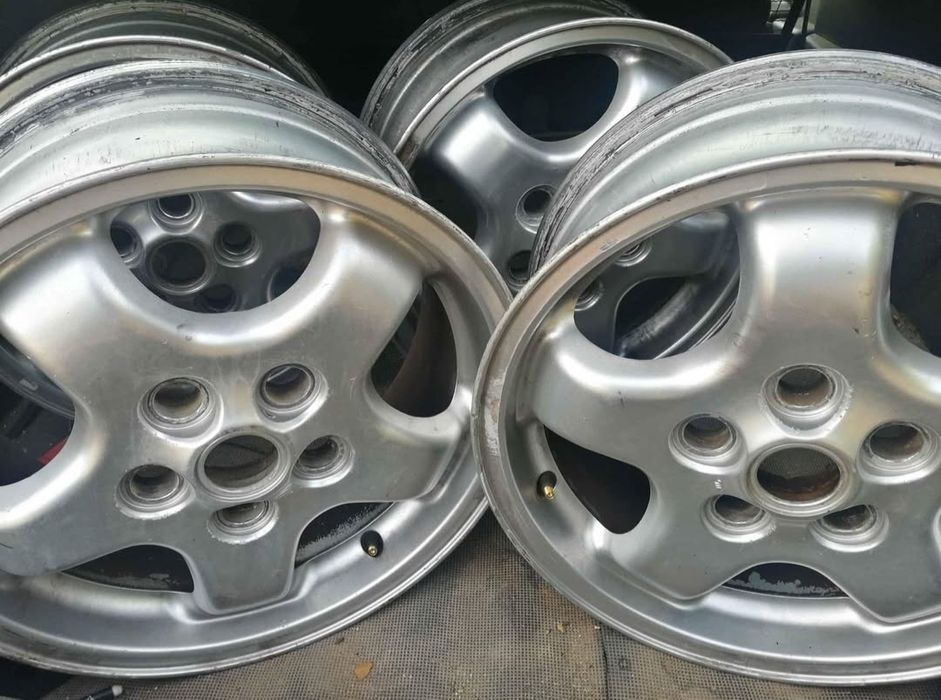 Várias jantes diferentes tamanhos e furações