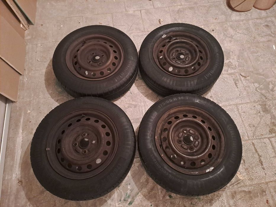 Kola opony felgi Toyota Corolla Yaris continental 175/65/14 letnie