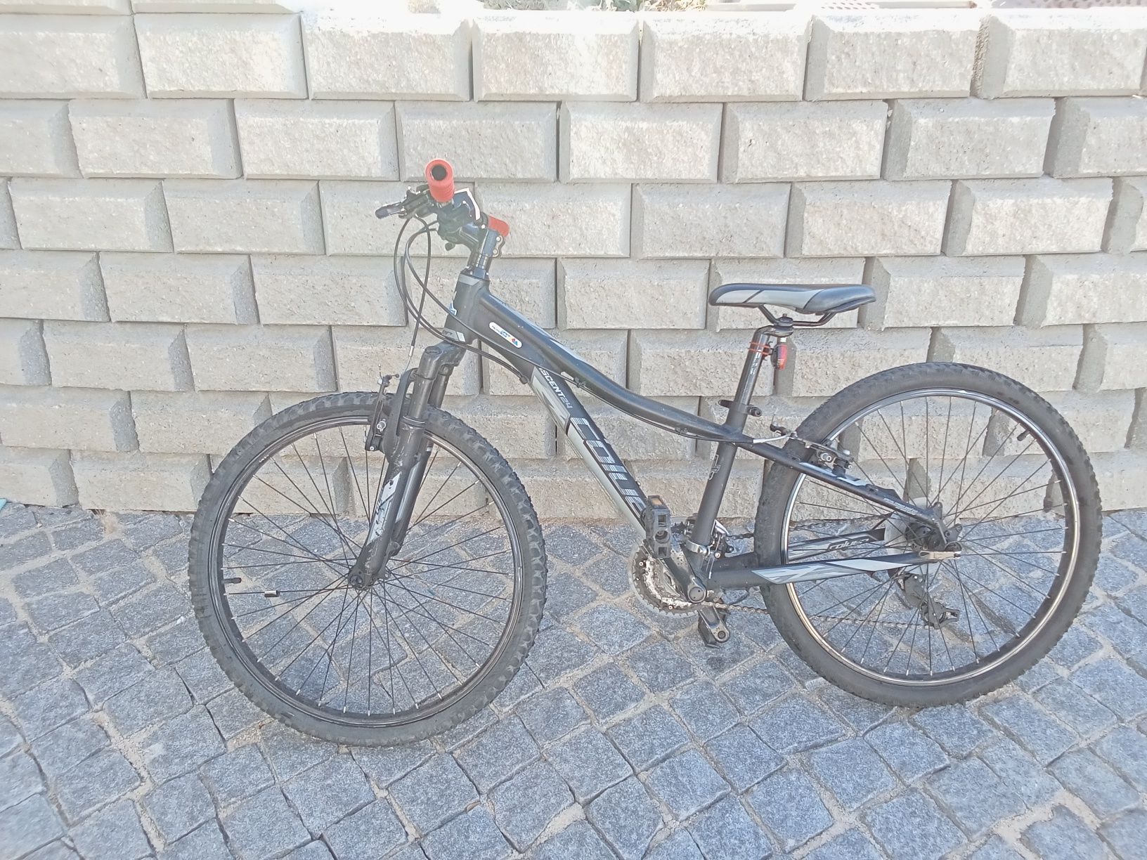 Bicicleta BTT Preta