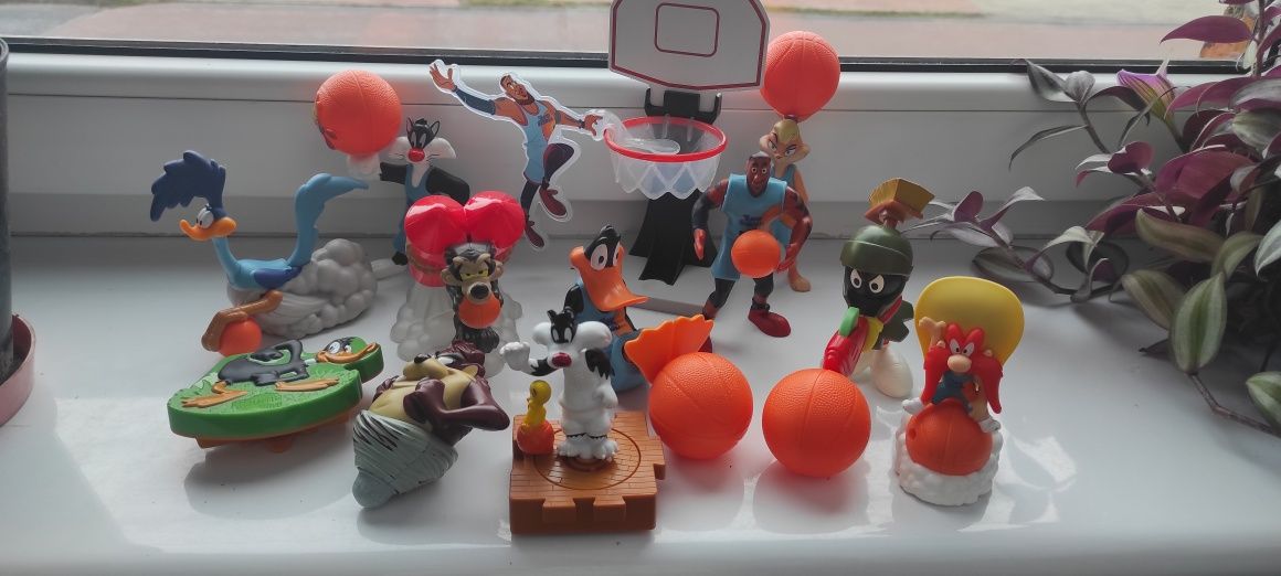 Furby kosmiczny mecz figurki mc donalds -paczuszki