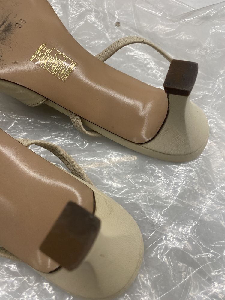 Sandalias bege Paco Herrero T.36