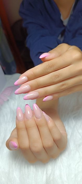 Unhas de gel, verniz de gel e acrigel,manicure e pedicure
