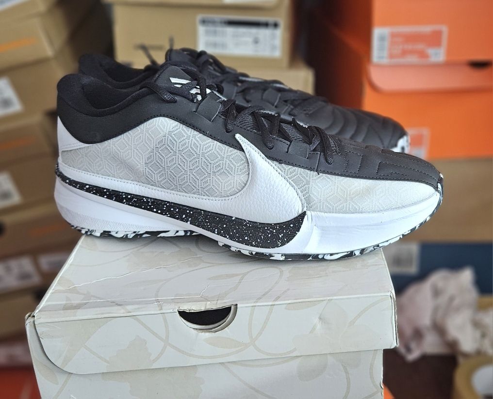 Кросівки Nike Zoom Freak 5. Розмір 47.5