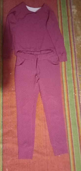 Продам костюм новый