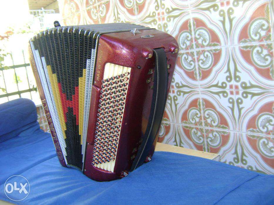 Acordeao galanti 4/5 vozes 120 baixos