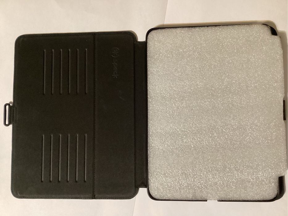 Etui Ipad 11’ Ipad Pro 11’ Speck nowe opis na zdjeciach.