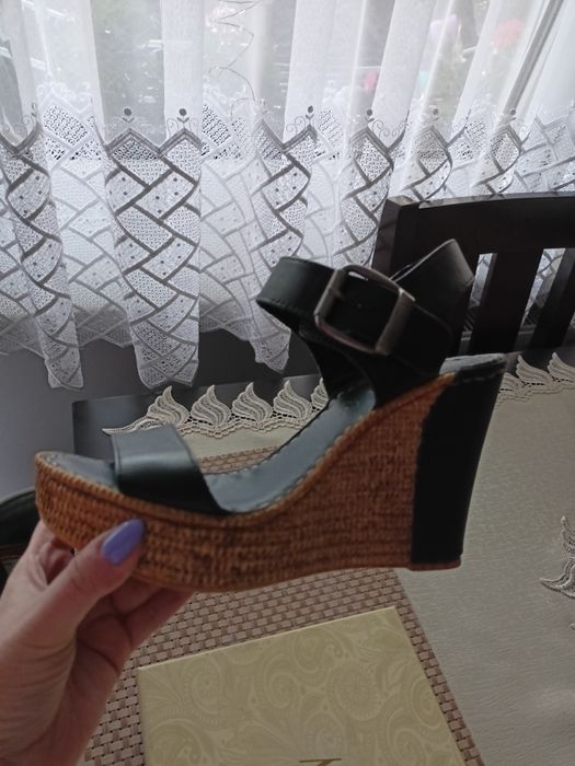 Sandałki Lasocki damskie na koturnie skóra rozmiar 35
