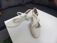 Białe buty Ryłko r.35 połówki pantofle ślubne komunijne
