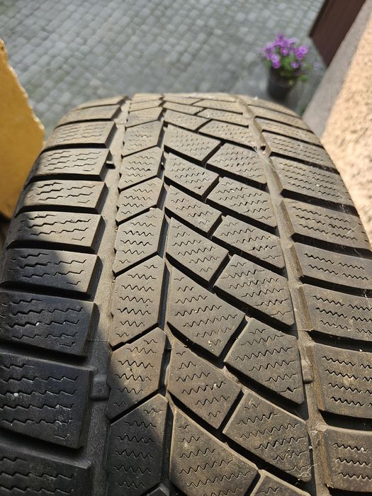 Opony zimowe Continental 225/55/17