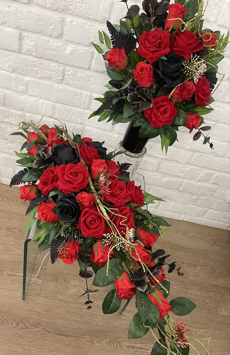 Kompozycja wiązanka z bukietem na grób cmentarz