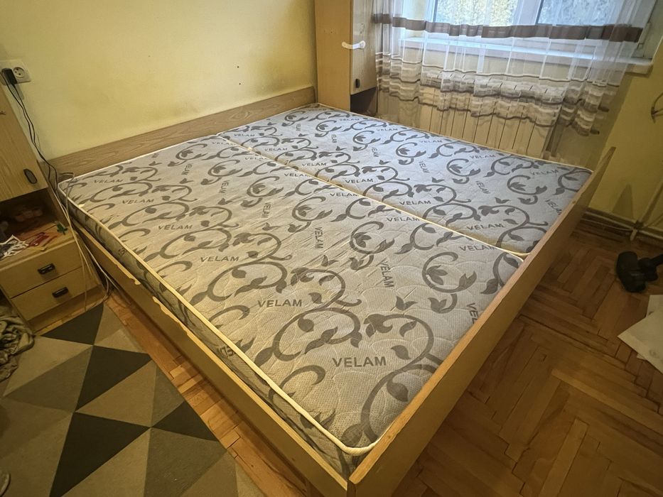Ліжко бу. З матрасами спальнмм