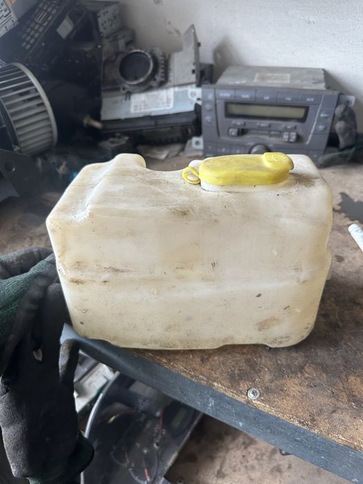 Бачек розширительный омывателя дача супер нова рено логан кенго