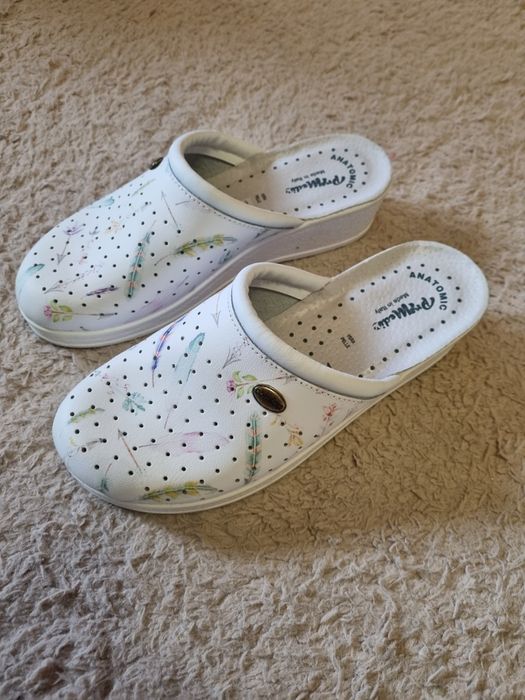 Ортопедичне взуття/ сандалі/ шльопанці жіночі