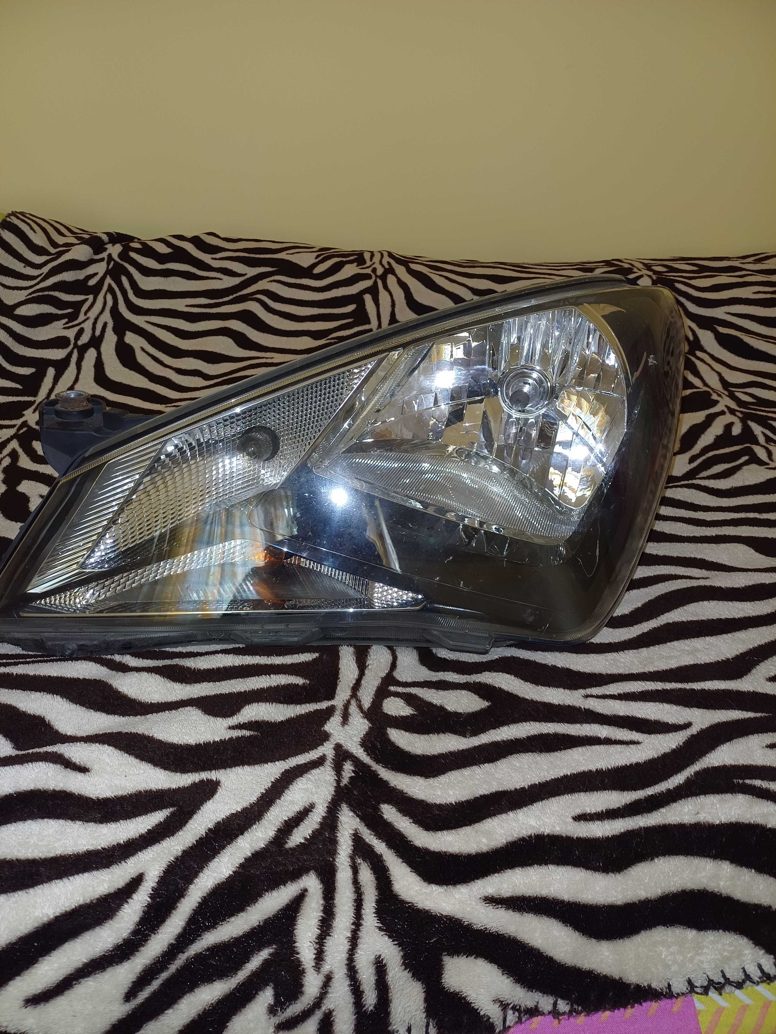 Seat Mii lampa przód