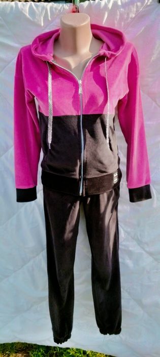 Спортивний костюм на дівчинку