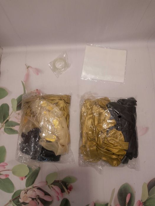 Zestaw balonów złote, czarne, z konfetti 100szt