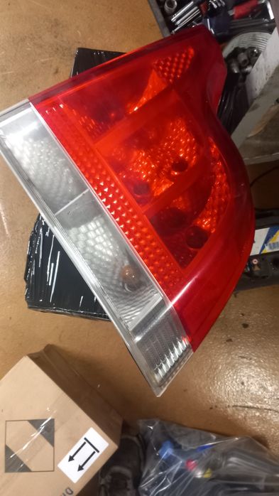 Lampa prawy tyl volvo s60