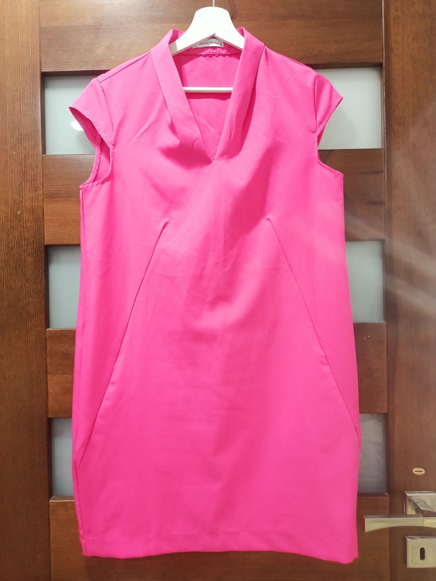 Sukienka różowa Reserved
