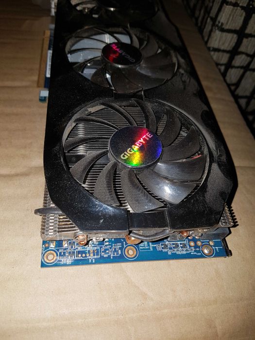 Gigabyte na AMD Radeon R9 280 3GB DDR5_ Gdańsk