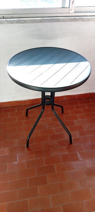 Cj. De cadeiras e mesa jardim exterior