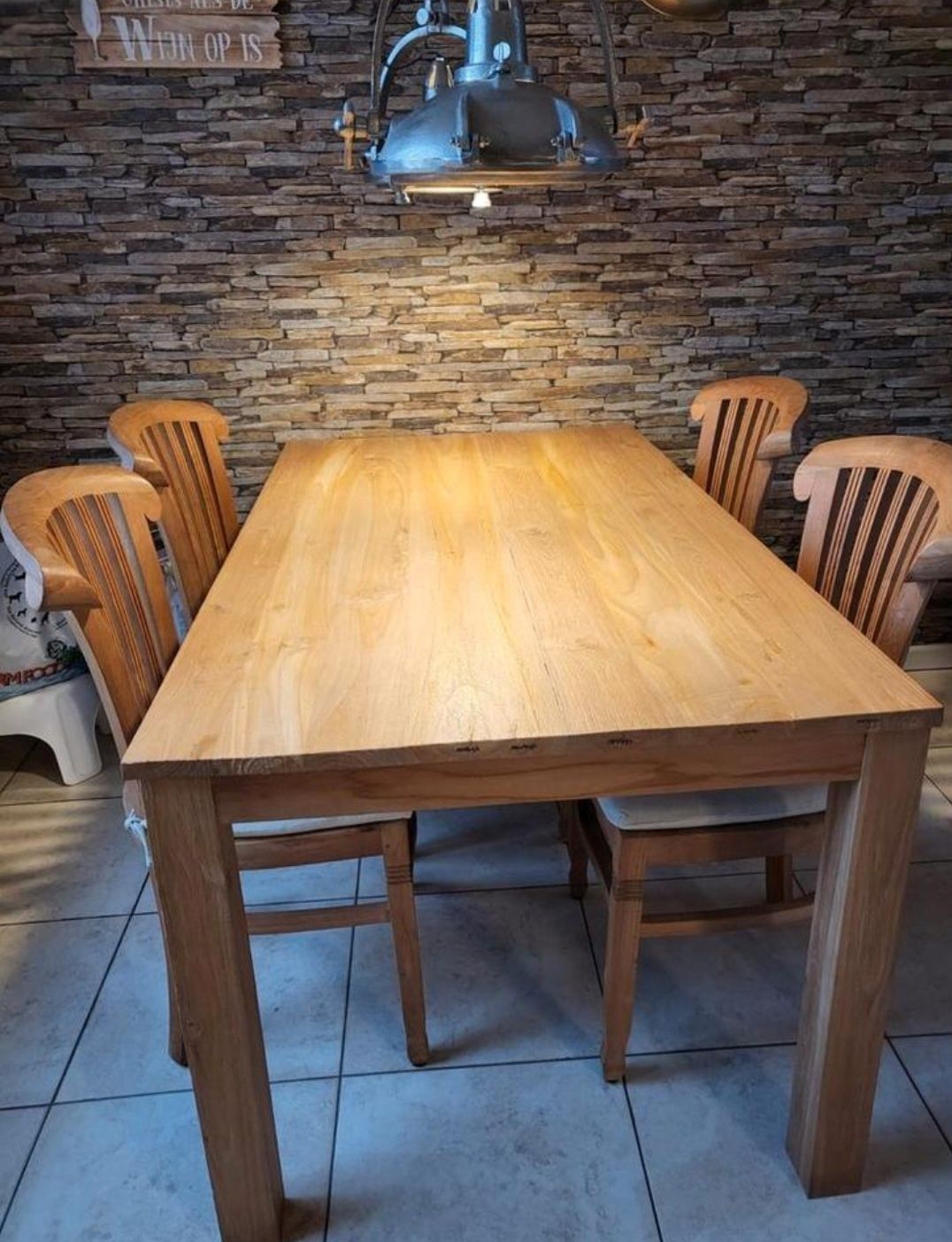 Stół industrialny drewniany z krzesłami