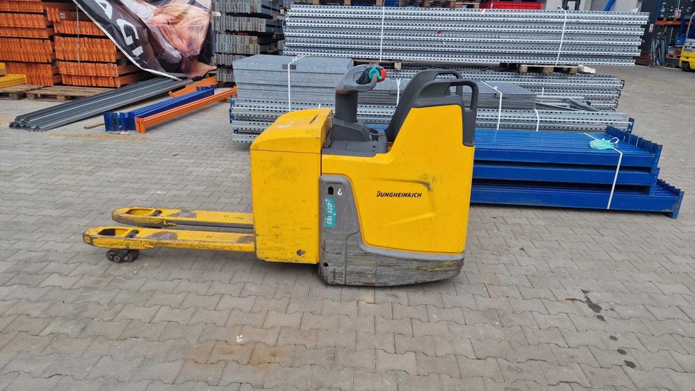 Jungheinrich ERE 120 ERE 225 Rydwan Dostępne 20szt Paleciak FV Pakiet